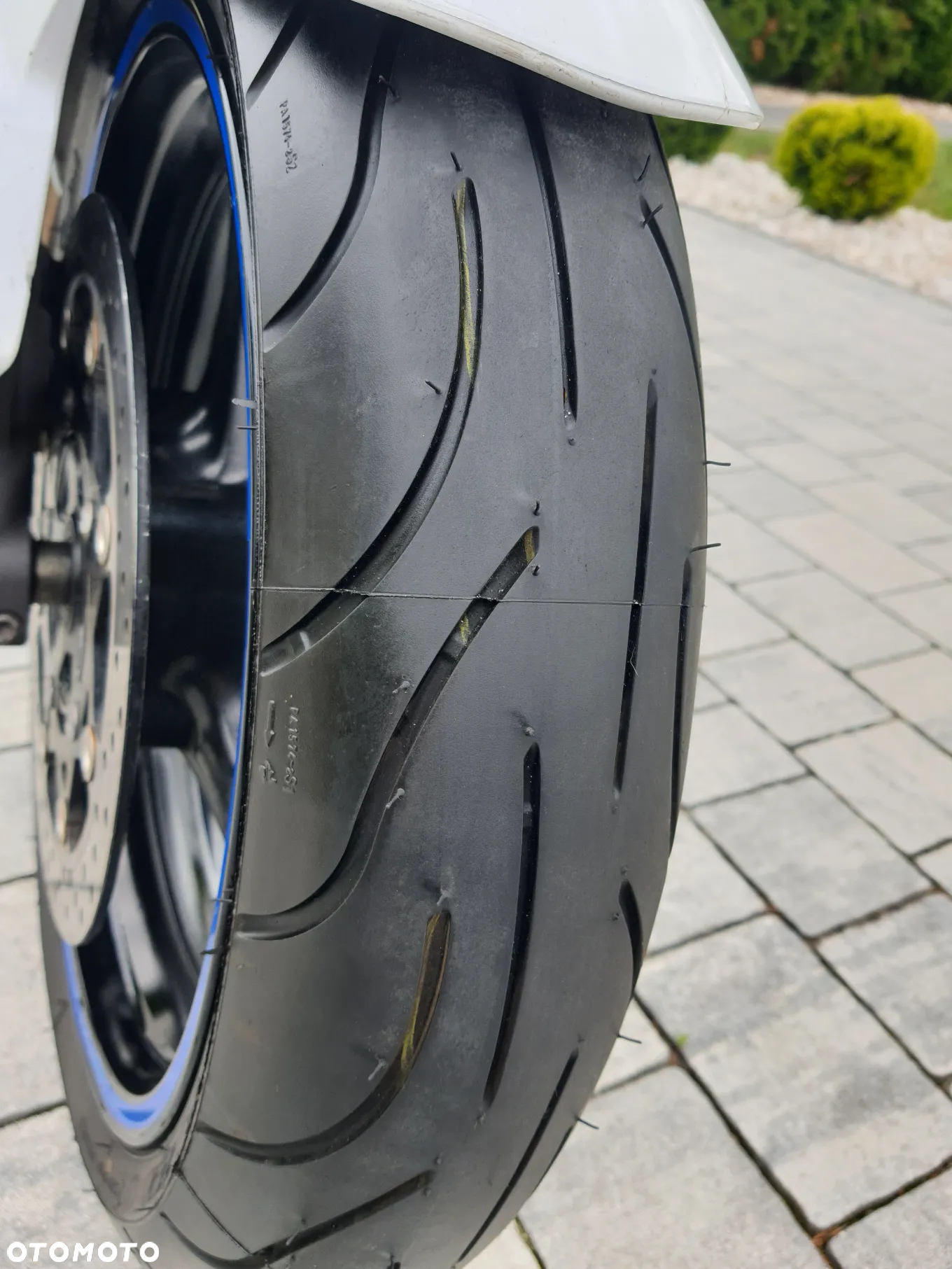 Suzuki GSR - 7