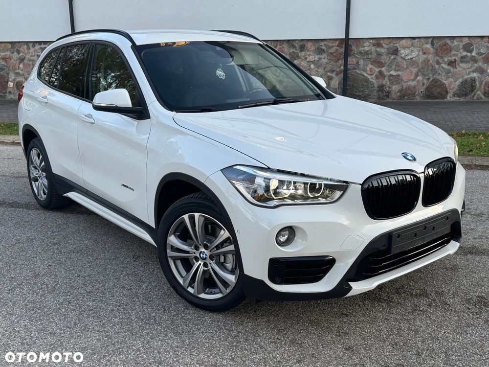 BMW X1 xDrive20i Sport Line - 25