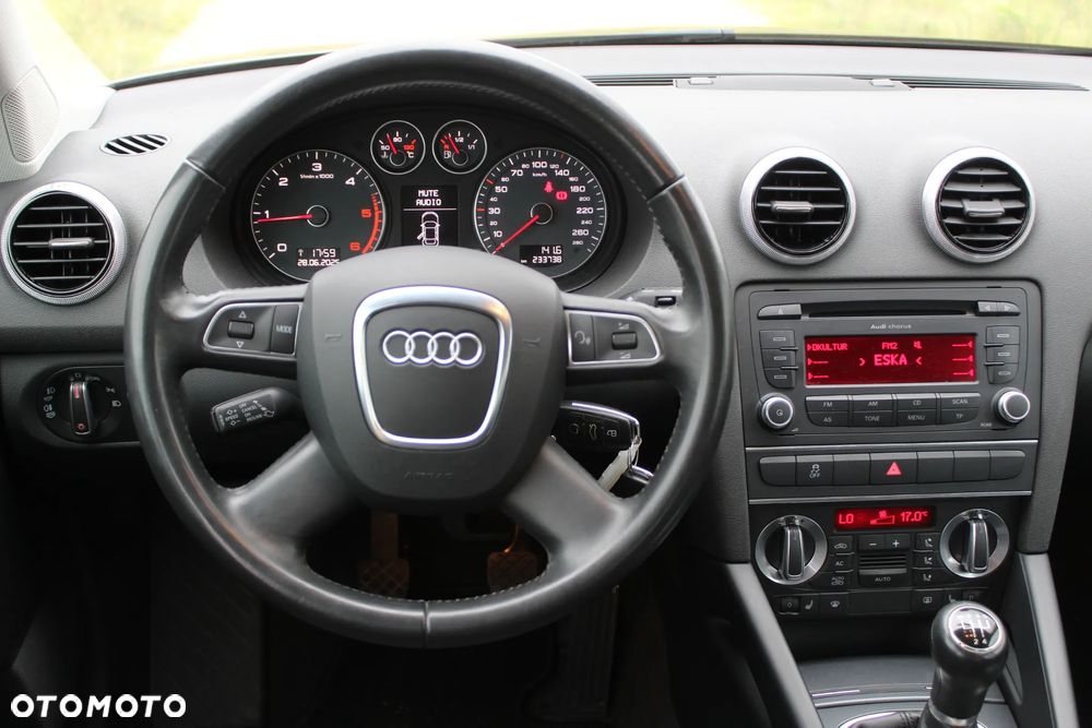 Audi A3 Sportback 1.6 TDI DPF Ambition - 19