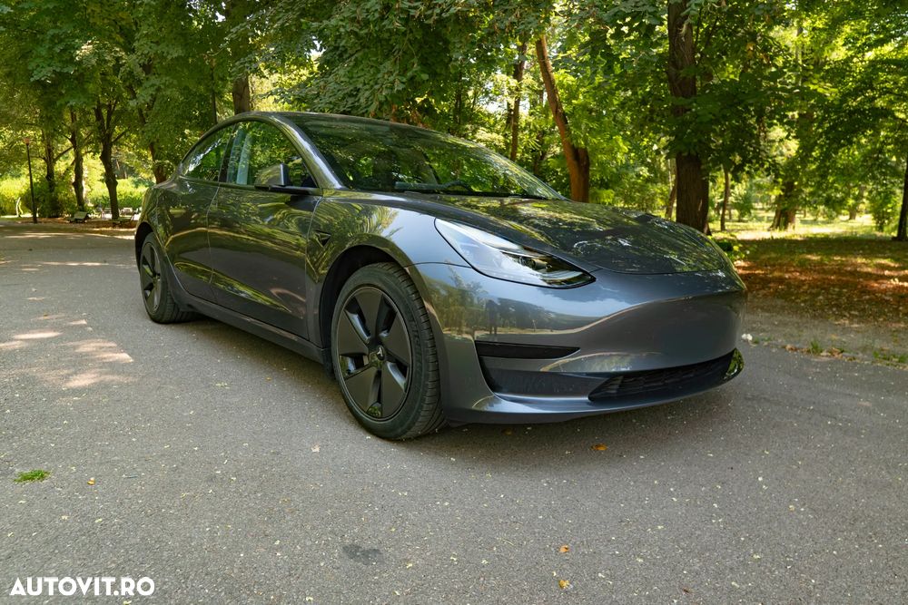 Tesla Model 3 - 5