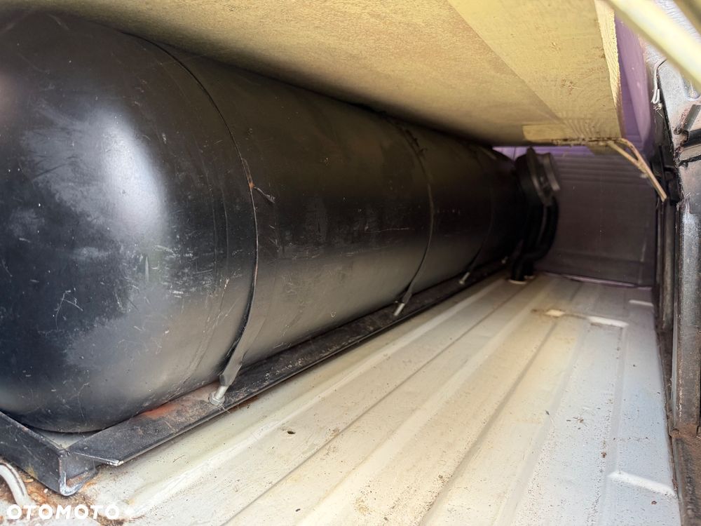 Volkswagen Caravelle - 9