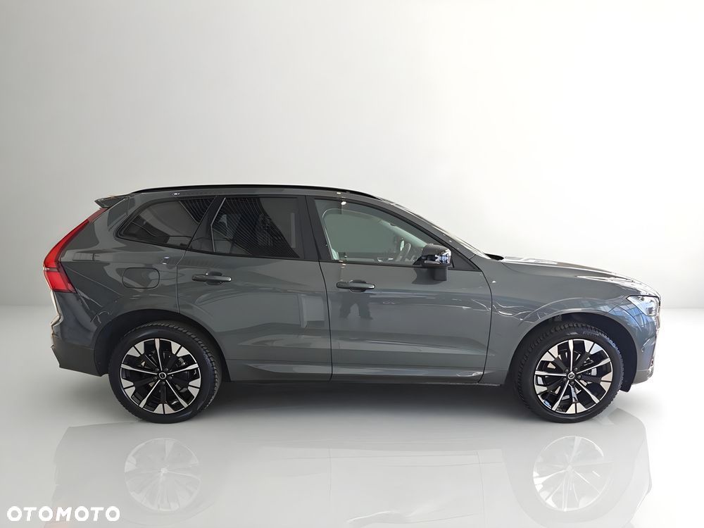 Volvo XC 60 B5 B AWD Ultra Dark - 4