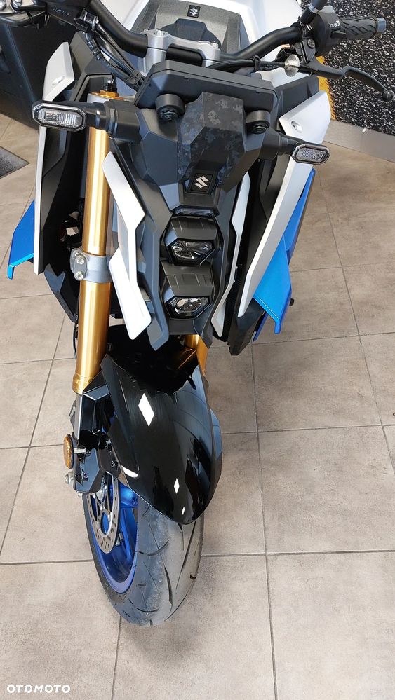 Suzuki GSX - 4