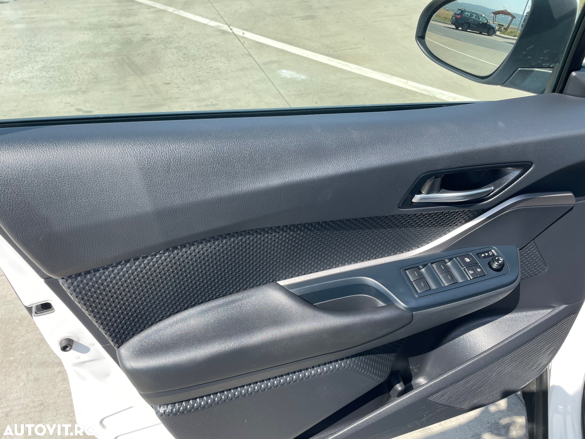 Toyota C-HR Hybrid Business-Edition - 11