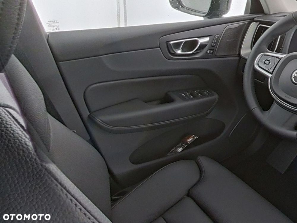 Volvo XC 60 B5 B AWD Ultra Dark - 12