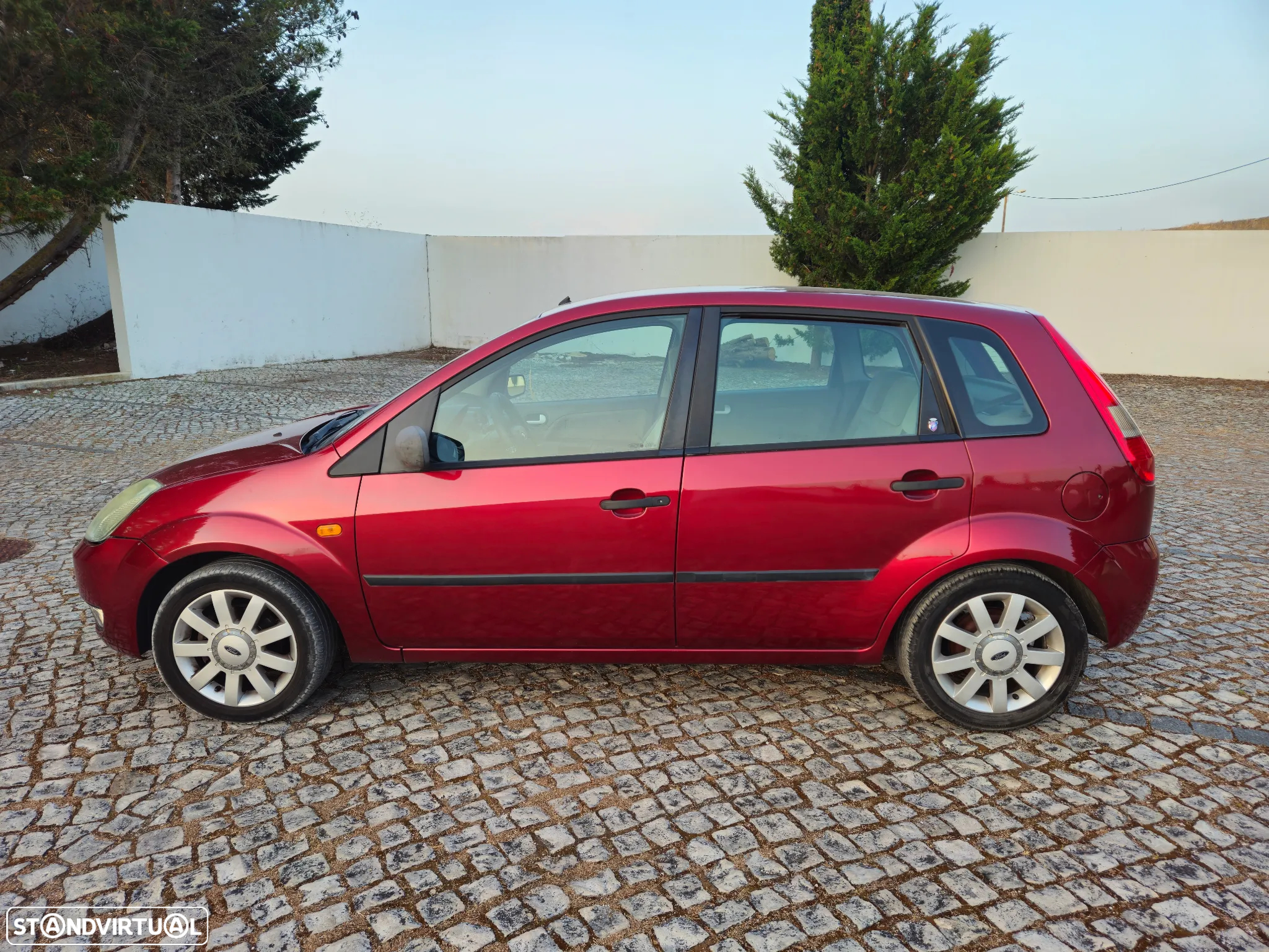 Ford Fiesta 1.25 Ghia - 12