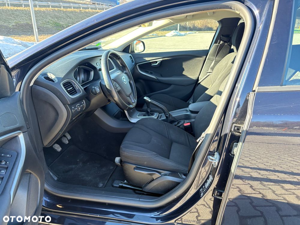 Volvo V40 D2 Kinetic - 9