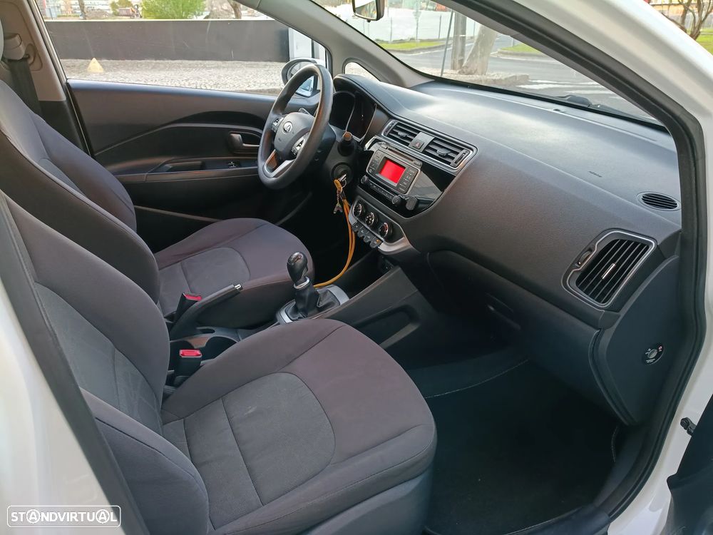 Kia Rio 1.1 CRDi LX ISG - 5