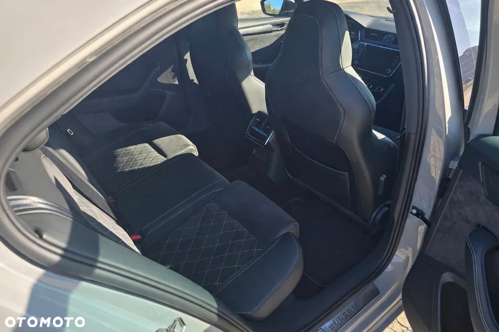 Skoda Superb 1.5 TSI Sportline DSG - 7