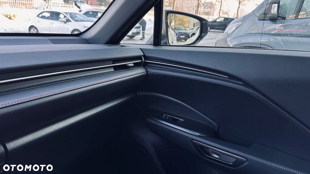 Lexus LBX 1.5 Hybrid Emotion - 7