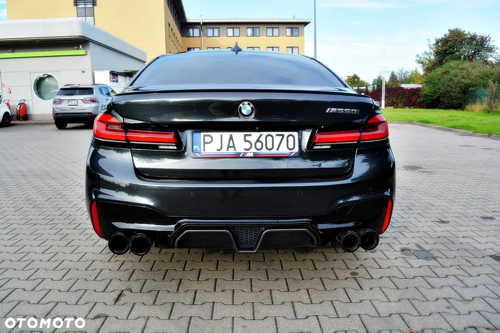 BMW Seria 5 M550i xDrive sport - 21