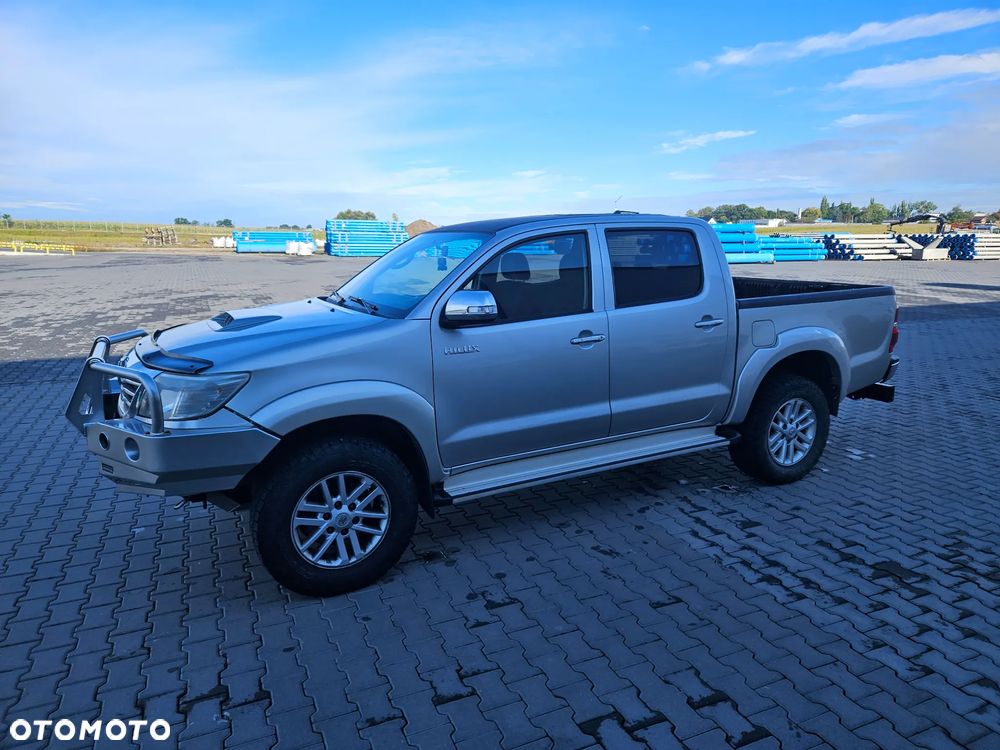 Toyota Hilux - 5