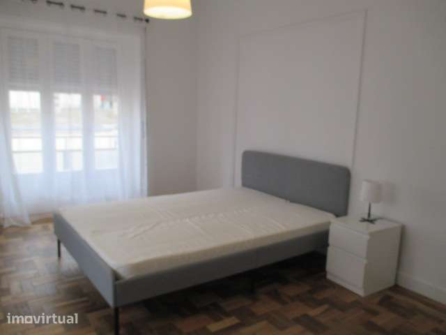 Quarto individual para menina estudante, em Celas - Grande imagem: 2/21