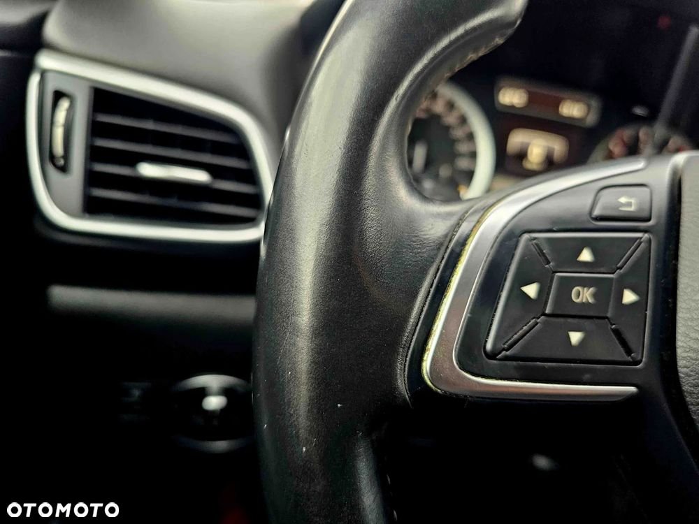 Infiniti Q30 1.6t Premium - 34