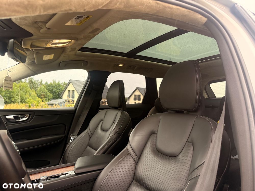 Volvo XC 60 B5 B AWD Ultimate Bright - 10