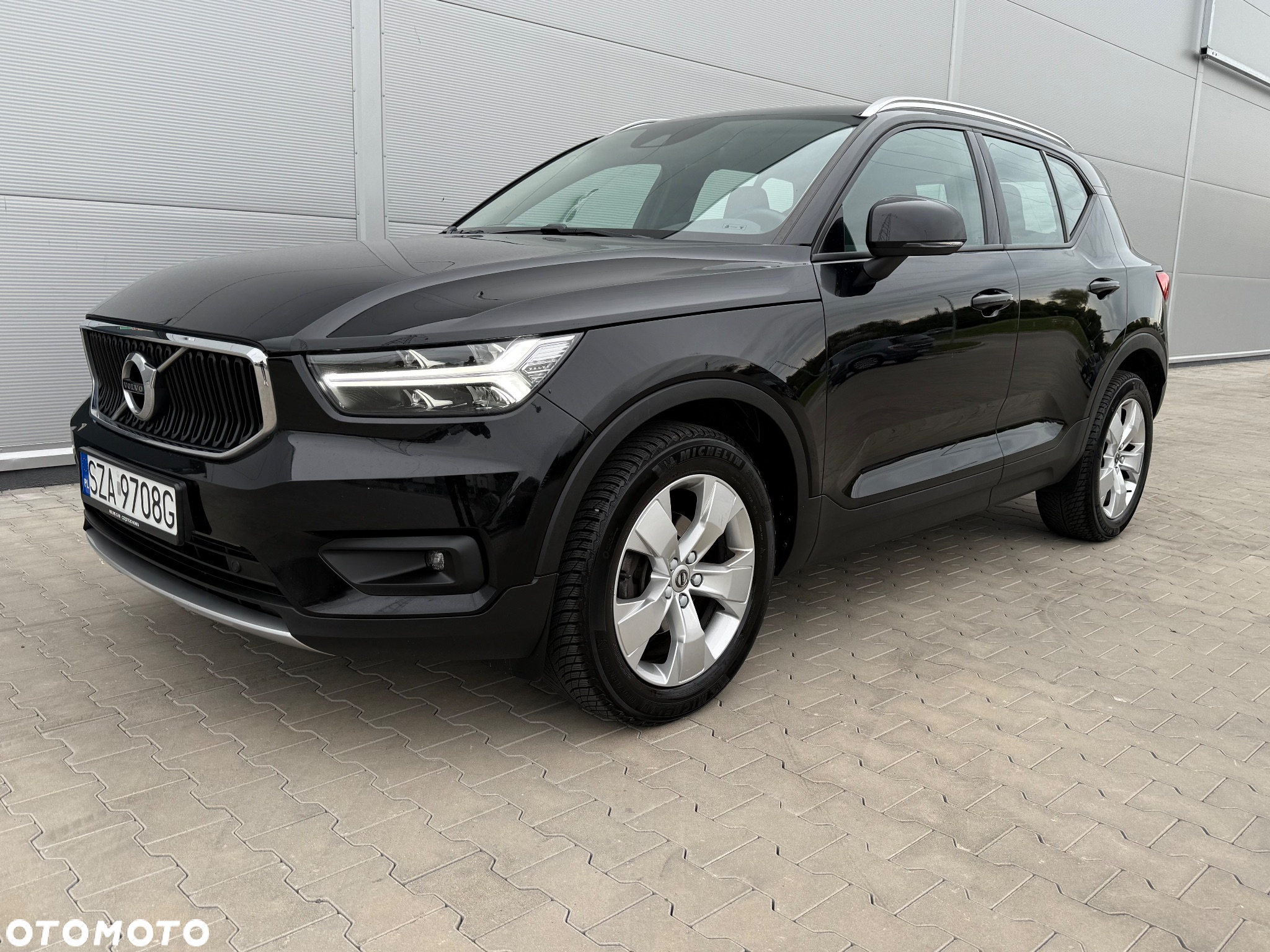 Volvo XC 40 T3 Geartronic Momentum Pro - 3