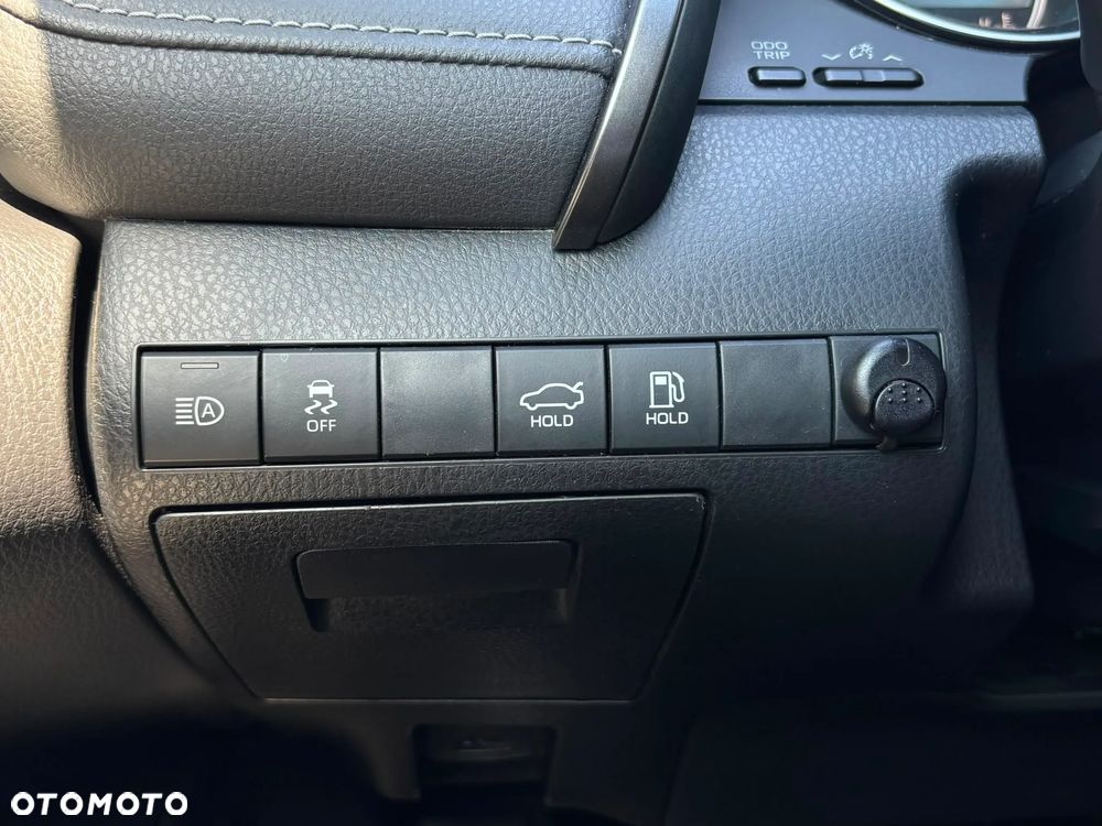 Toyota Camry 2.5 Hybrid Prestige CVT - 28