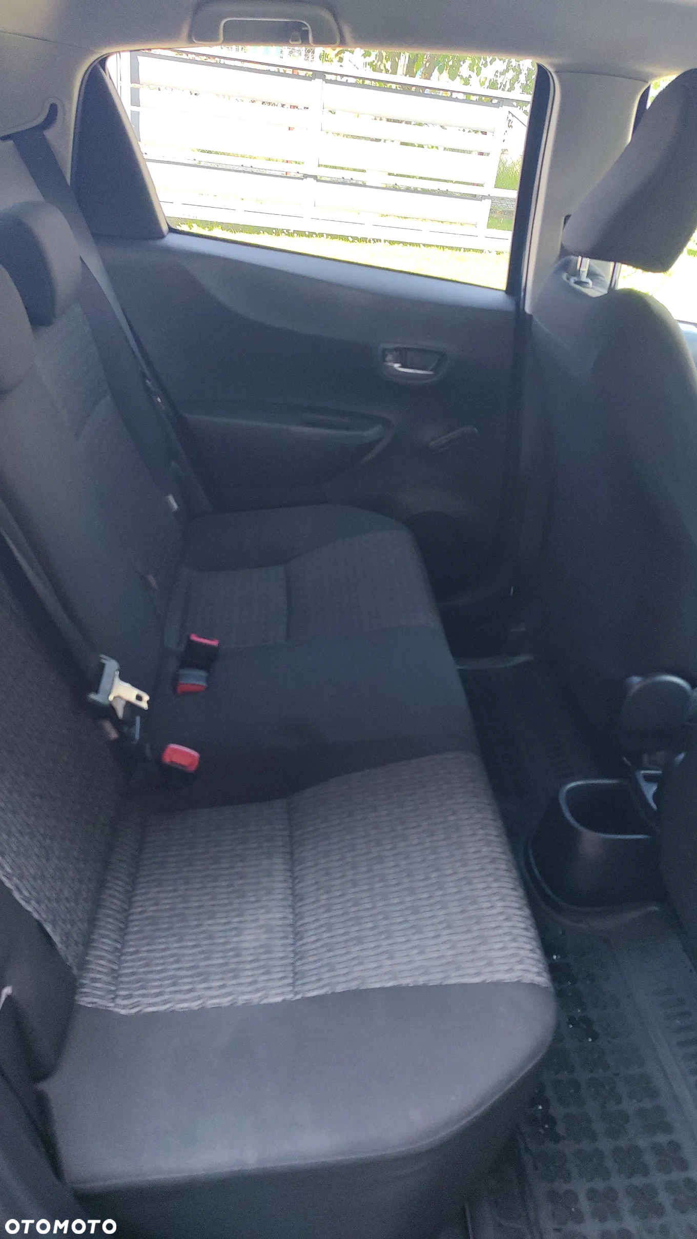 Toyota Yaris - 16