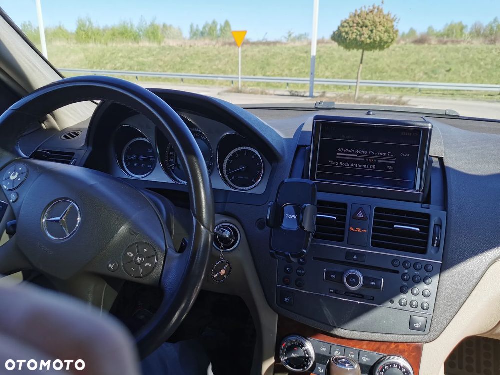 Mercedes-Benz Klasa C 300 4Matic 7G-TRONIC Avantgarde - 39