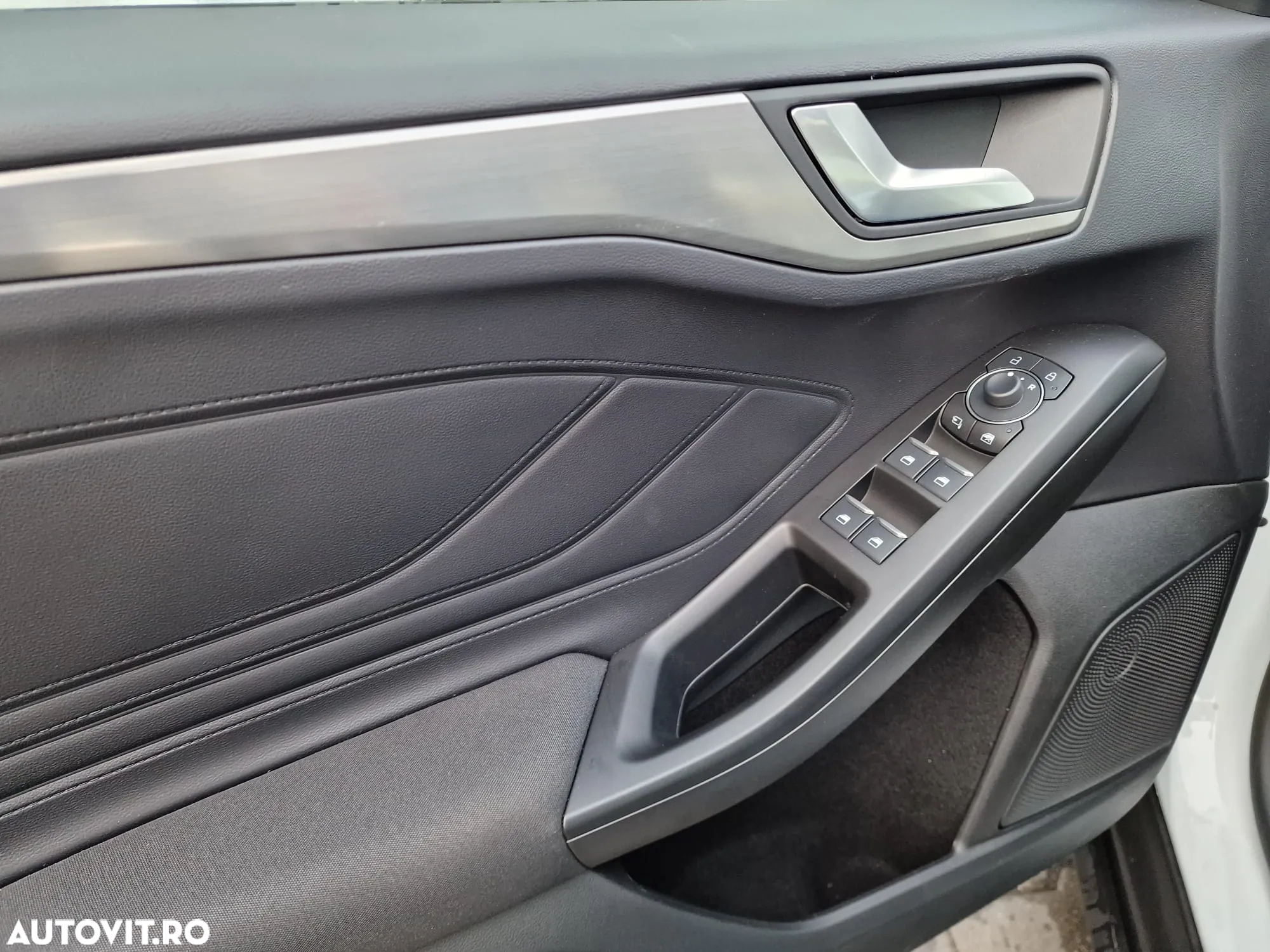 Ford Focus 1.0 EcoBoost MHEV Titanium - 11