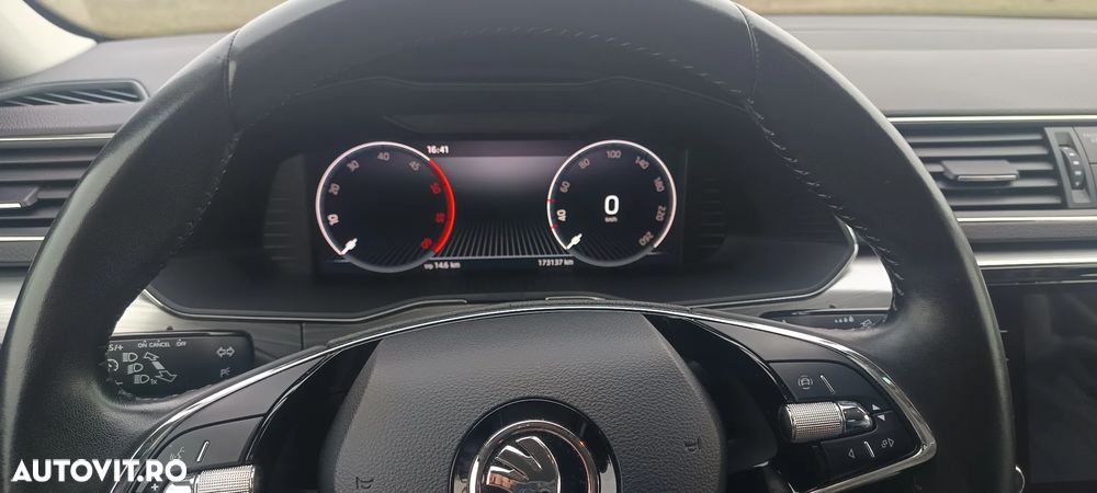 Skoda Superb 2.0 TDI DSG Selection - 10