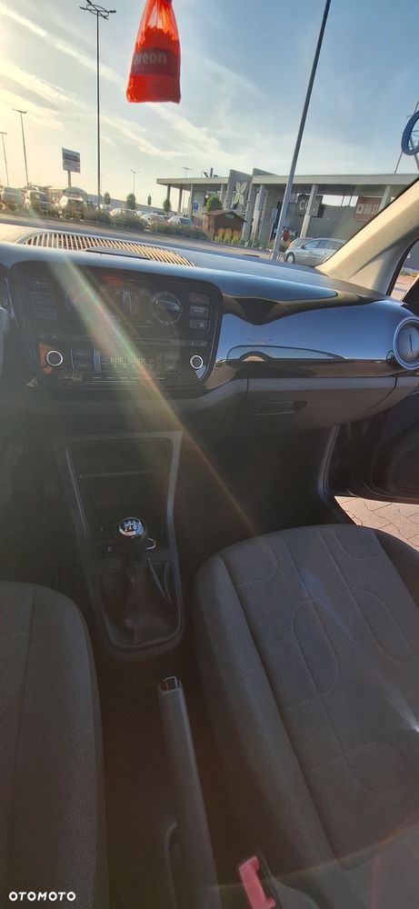 Volkswagen up! - 6