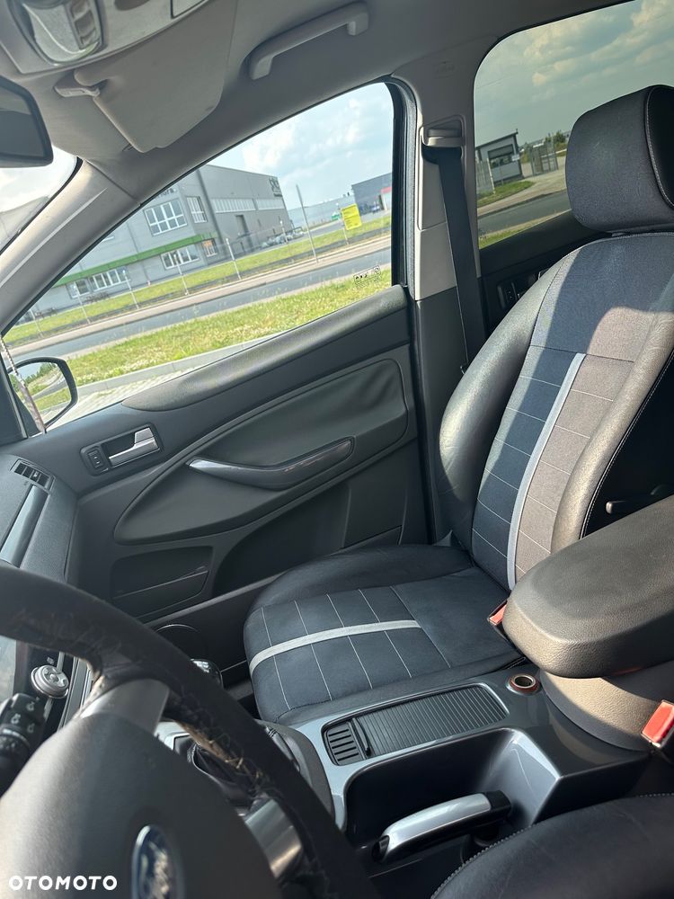Ford Kuga 2.0 TDCi Titanium FWD - 16