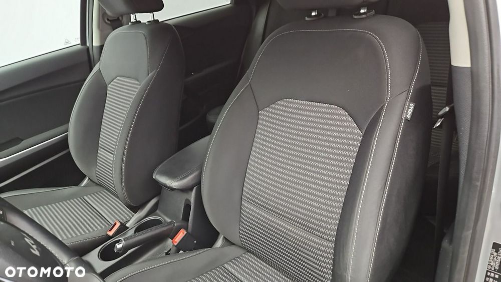 Kia Ceed 1.5 T-GDI M - 12