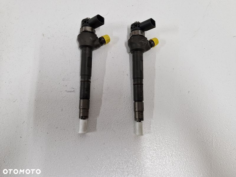 AUDI A4 B8 CADDY 2.0 TDI WTRYSKIWACZ WTRYSK PALIWA 0445110369 03L130277J - 2