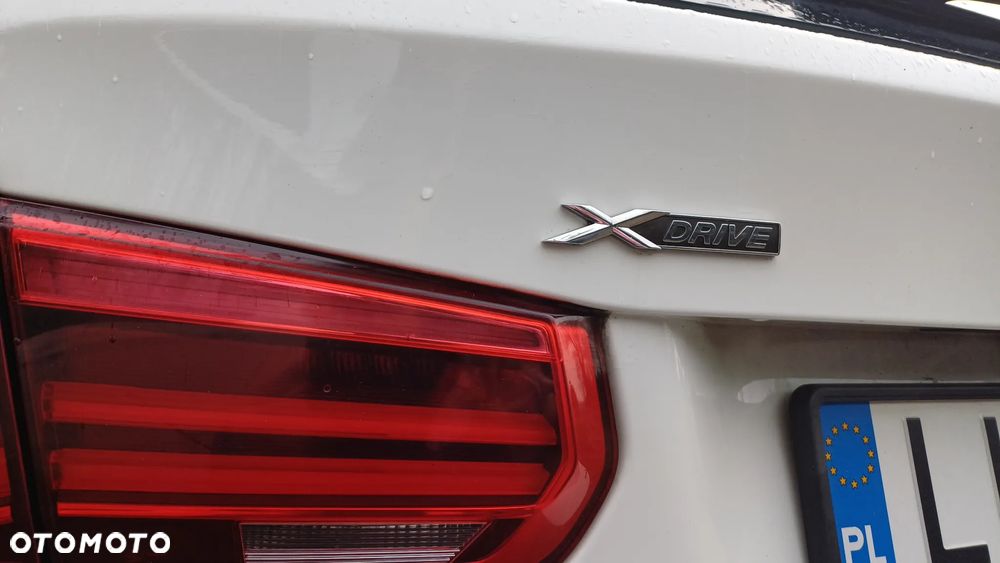 BMW Seria 3 318d Luxury Line - 11