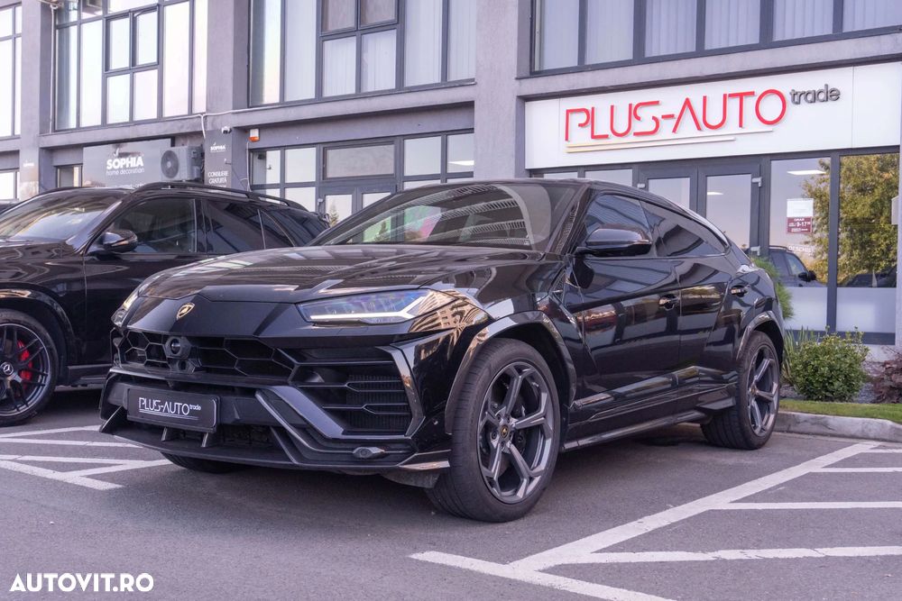 Lamborghini URUS Standard