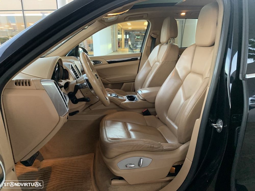 Porsche Cayenne Platinum Edition - 7