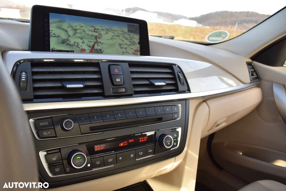 BMW Seria 5 520d Aut. Modern Line - 12