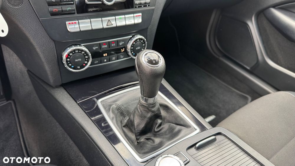 Mercedes-Benz Klasa C 180 Coupe BlueEFFICIENCY - 28