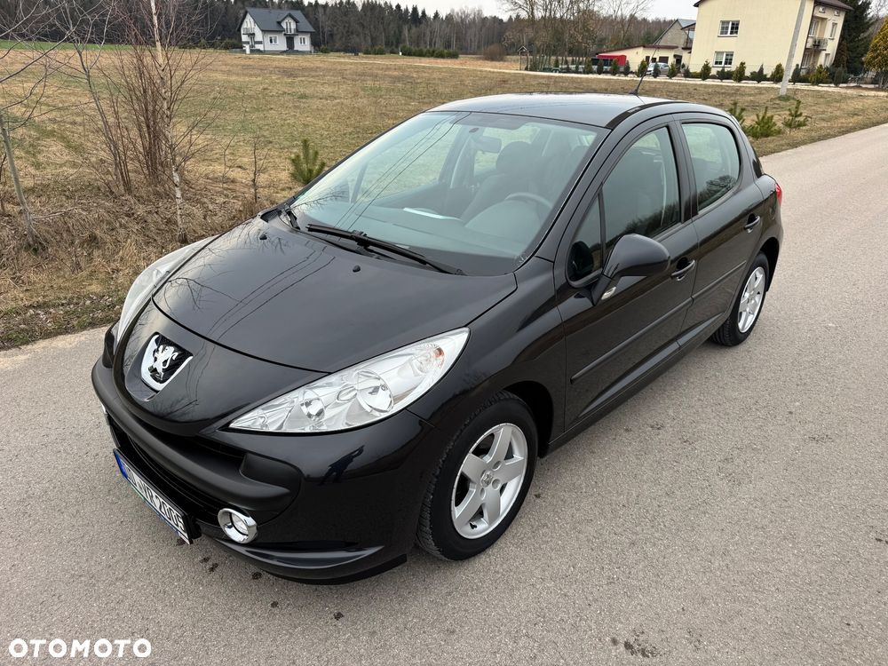 Peugeot 207 - 1