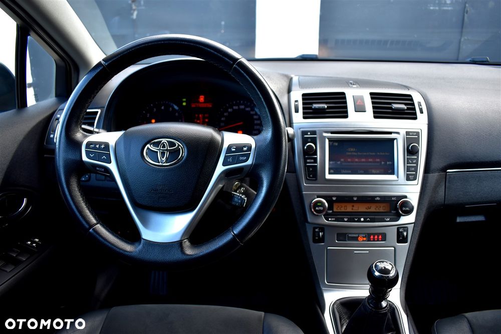 Toyota Avensis 1.8 Business Edition - 24