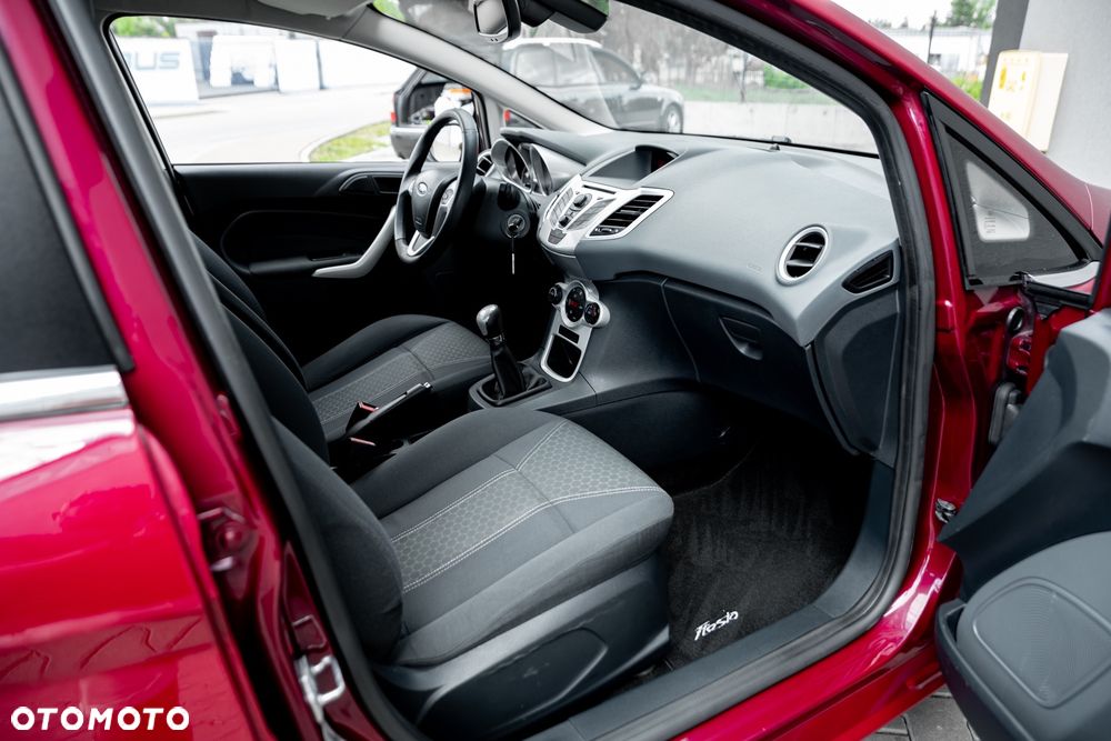 Ford Fiesta 1.6 Ti-VCT Titanium - 25