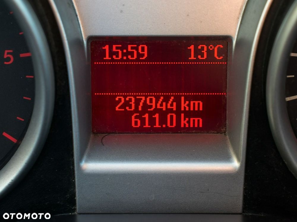 Ford Kuga 2.0 TDCi 2x4 Titanium - 17