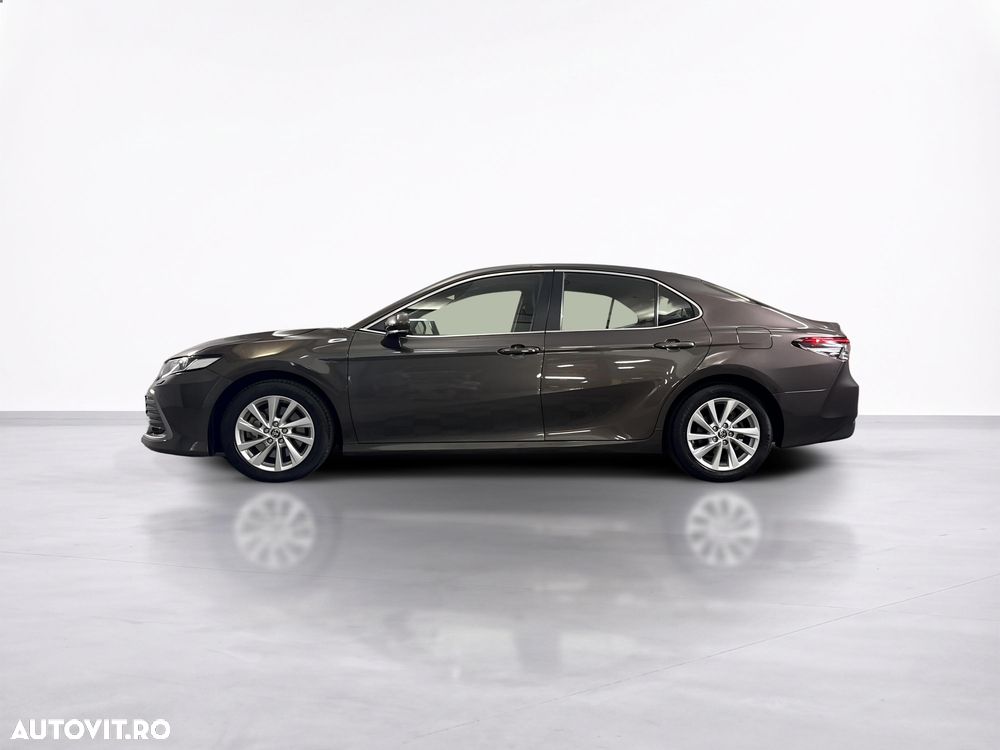 Toyota Camry - 3