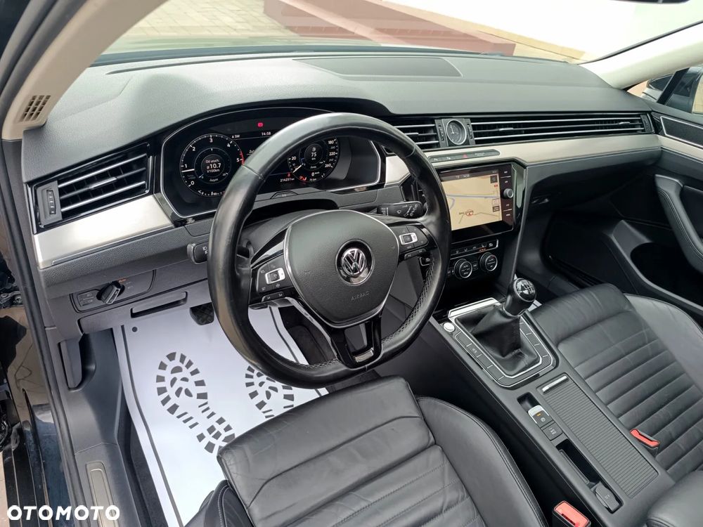 Volkswagen Passat 2.0 TDI (BlueMotion Technology) Highline - 25