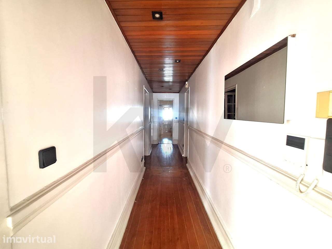 Apartamento T4 Campo Pequeno para Remodelação total - Grande imagem: 5/19