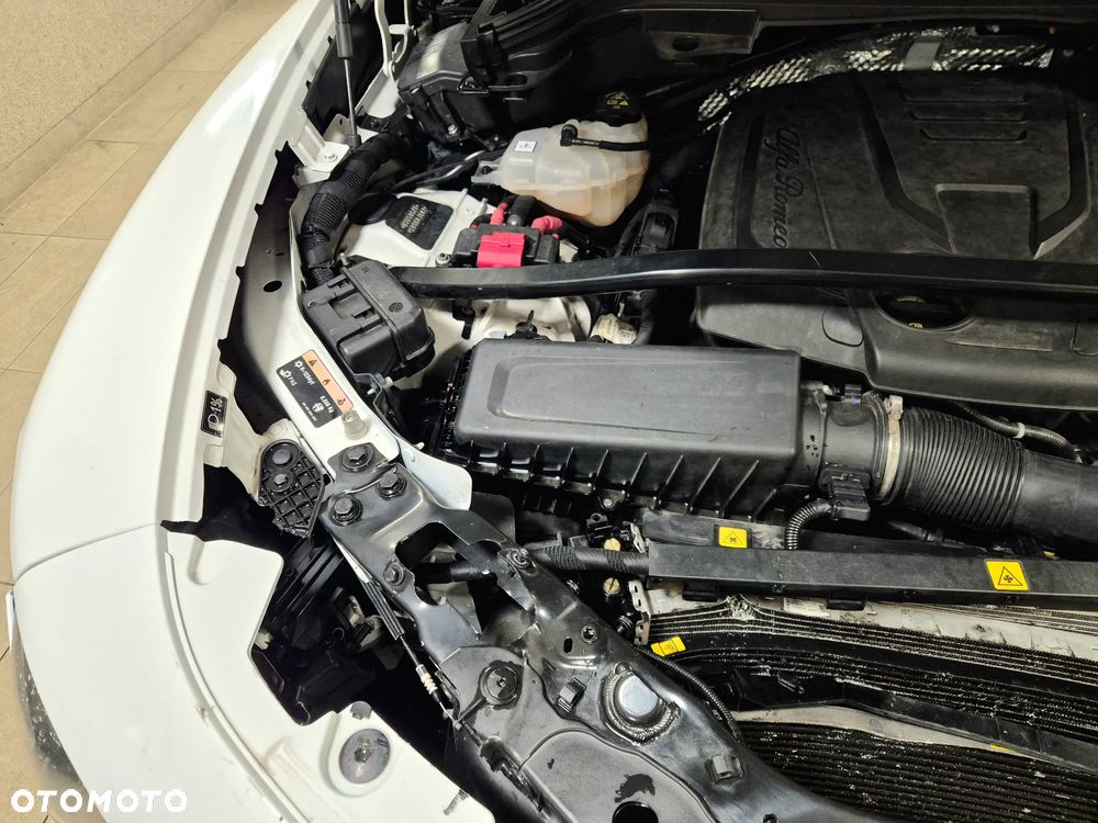 Alfa Romeo Stelvio 2.0 Turbo 16V AT8-Q4 Sprint - 23