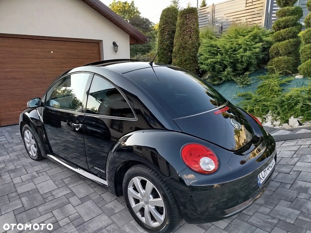 Volkswagen New Beetle - 4