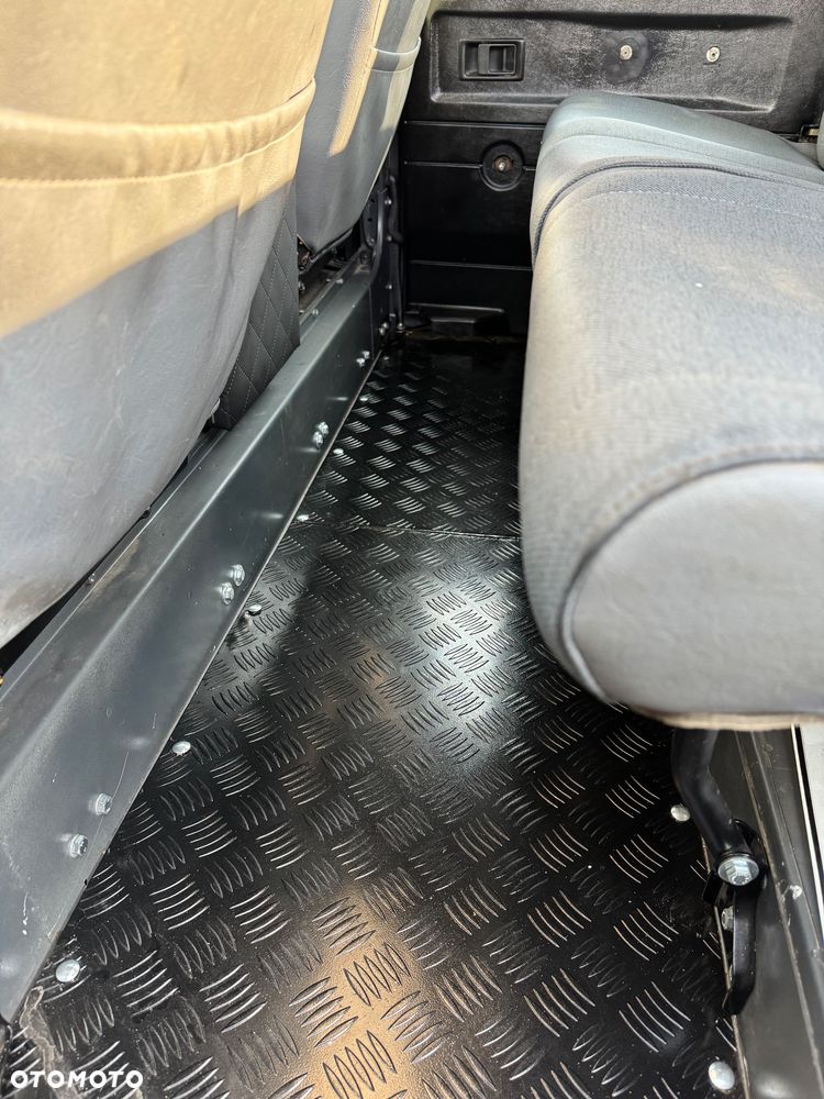 Land Rover Defender 2.5 TDI doublecab - 14