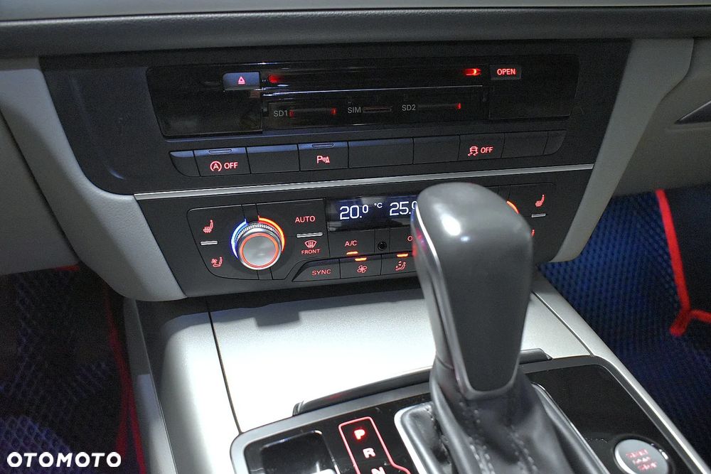 Audi A6 Avant 2.0 TDI quattro S tronic - 12