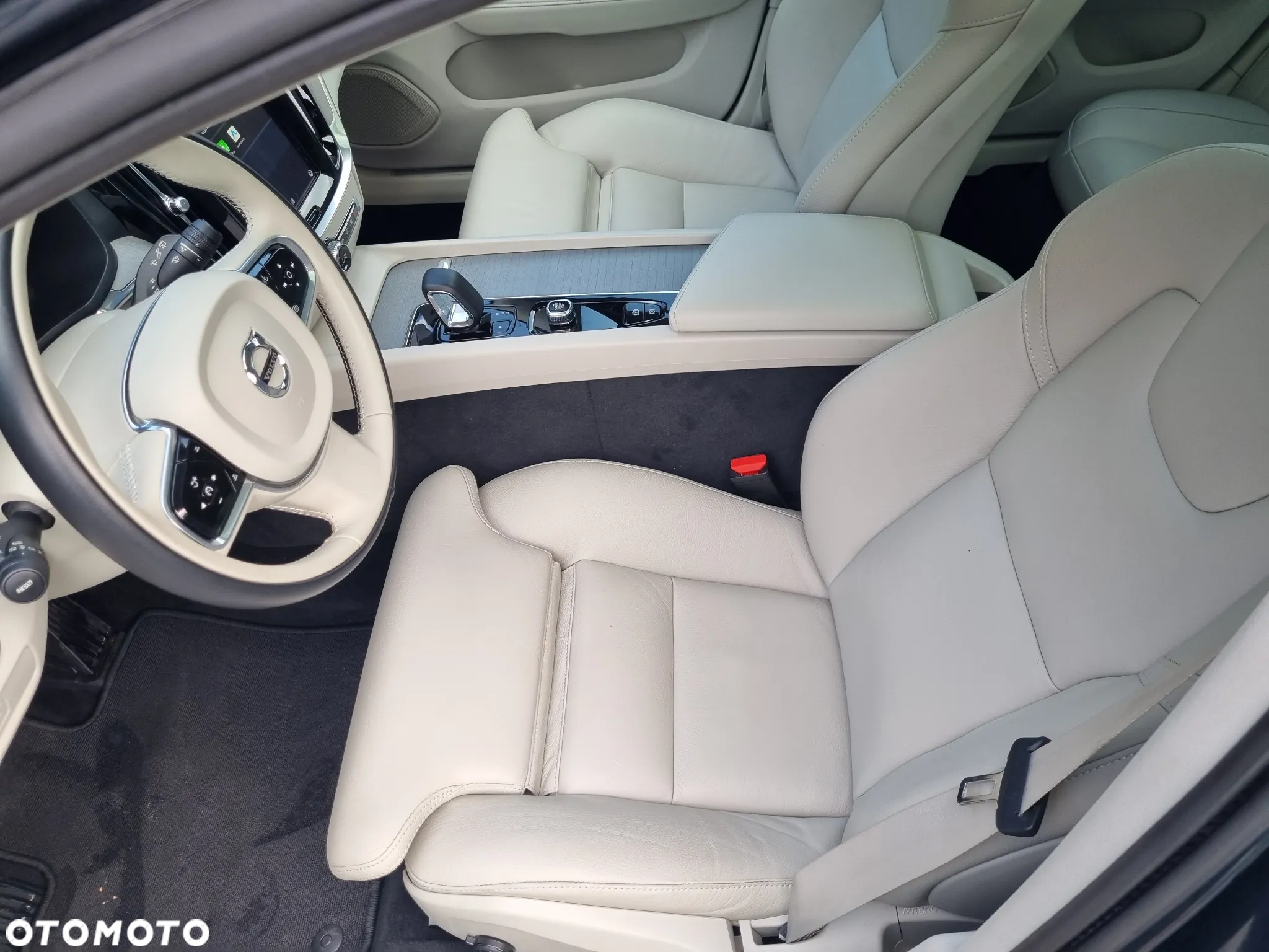 Volvo V60 T4 R-Design - 2
