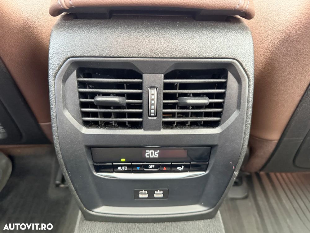 BMW Seria 3 330i xDrive Aut. - 27