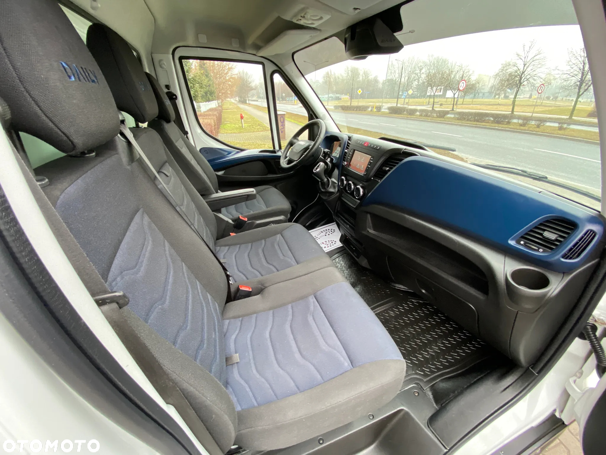 Iveco DAILY 35S16 HI-MATIC KONTENER 8 EUROPALET WINDA ZEPRO - 35