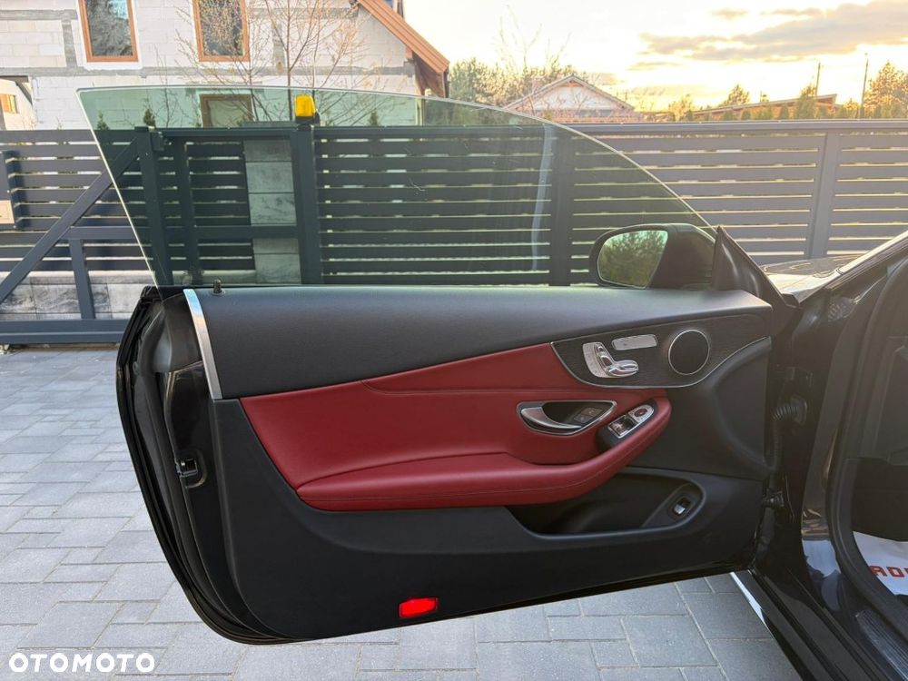 Mercedes-Benz Klasa C 300 4Matic 9G-TRONIC AMG Line Plus - 4