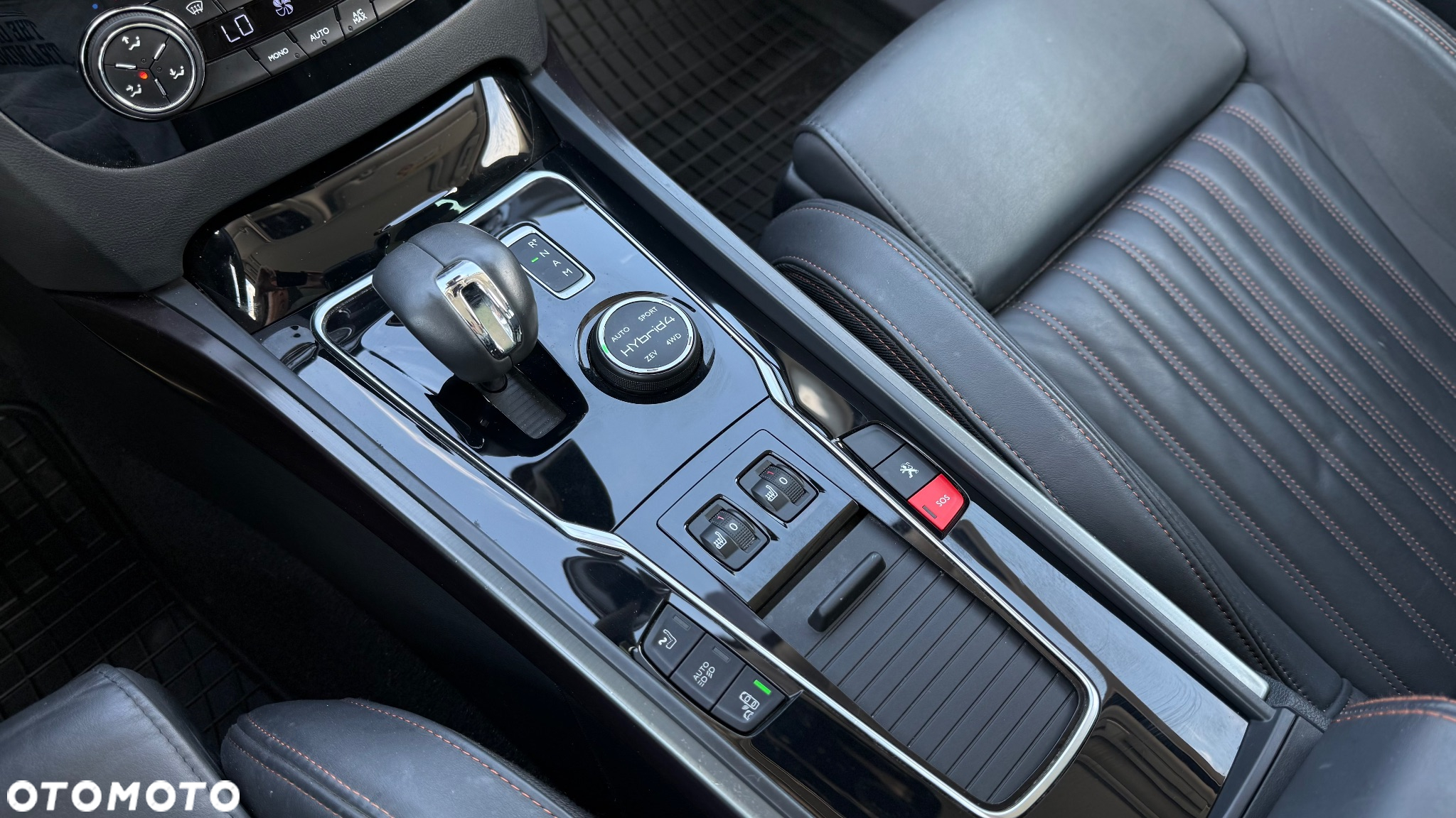 Peugeot 508 RXH Hybrid4 - 15